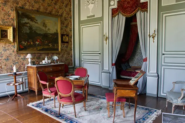 Chambre de l’archiduchesse Marie-Christine d’Autriche au Château d’Attre, décors XVIIIe siècle
