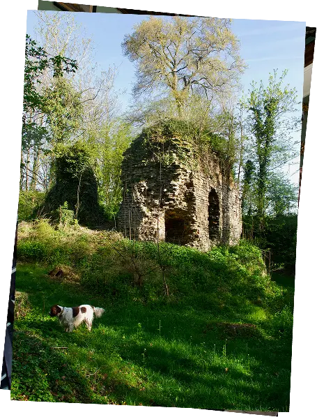 Tour Vignou dans le parc du Château d’Attre, curiosité historique et légendaire en Hainaut