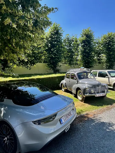 Rallye automobile dans le domaine du Château d’Attre, Wallonie
